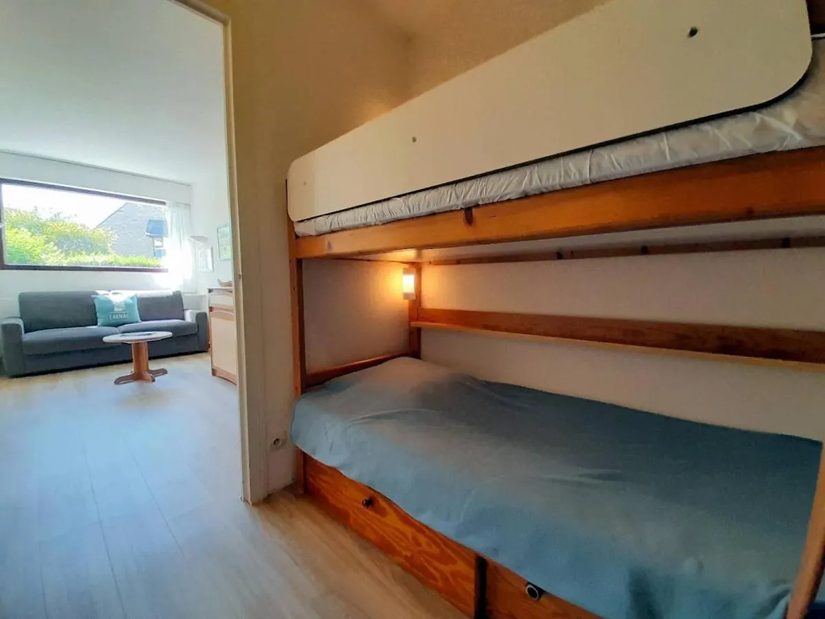 Apartment Carnac : Studio Cabine Avec Piscine Chauffee, Proche Plage Et Thalasso, Animaux Bienvenus - Fr-1-477-186